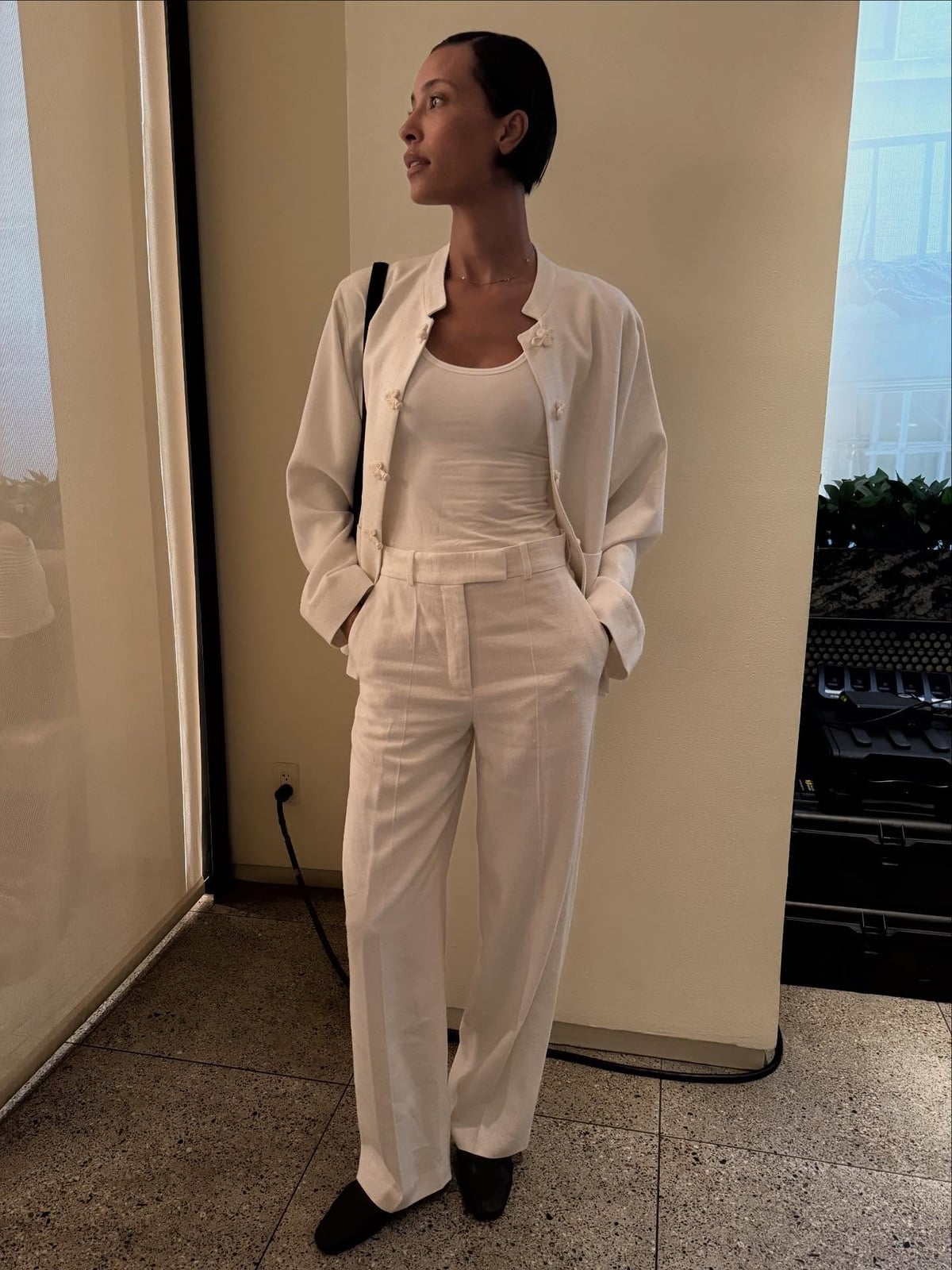 Off-white and beige relaxed fit ensemble Off-white and beige relaxed fit ensemble — Smart Casual Outfits