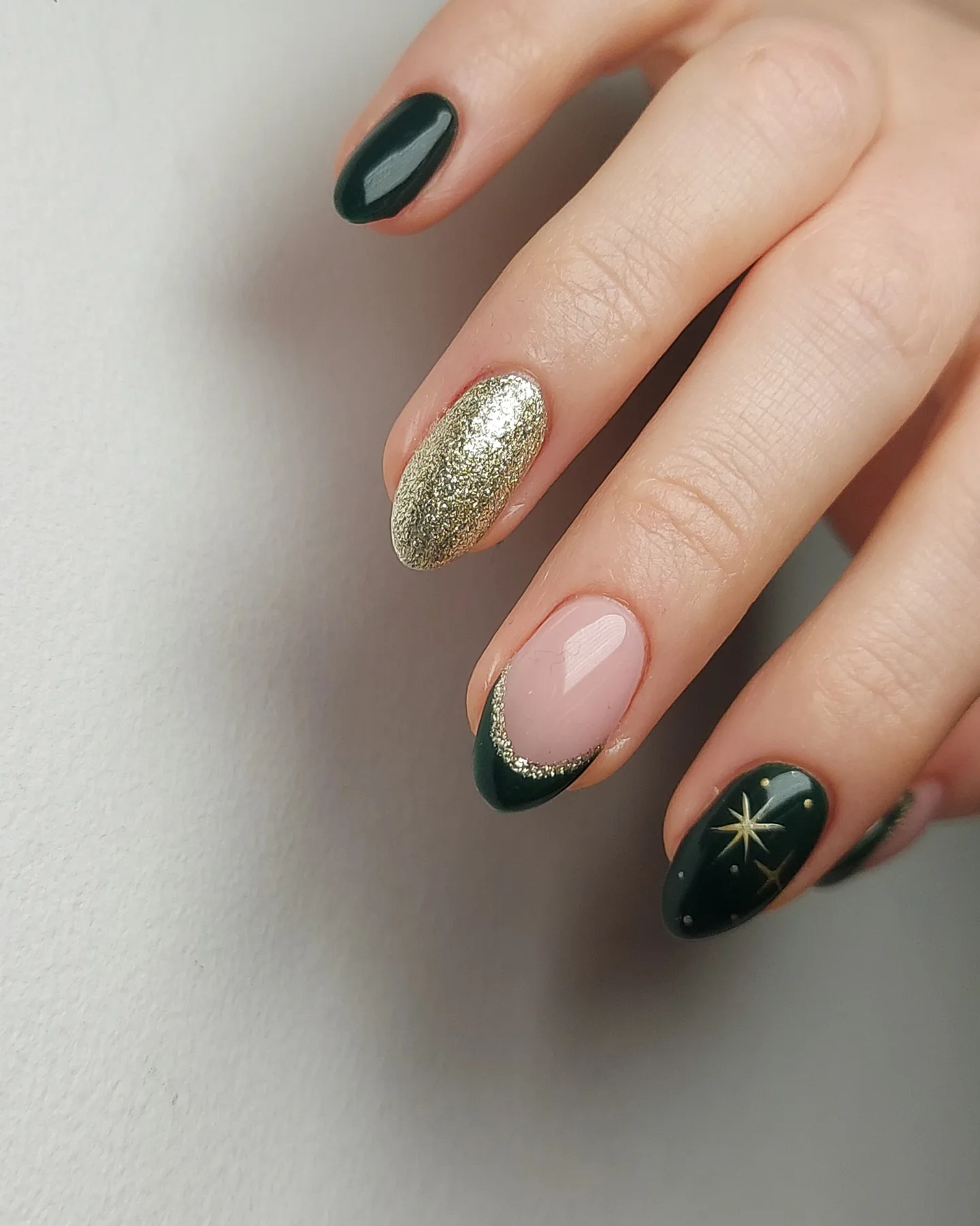 Sparkling Gold and Emerald Starburst French Tips