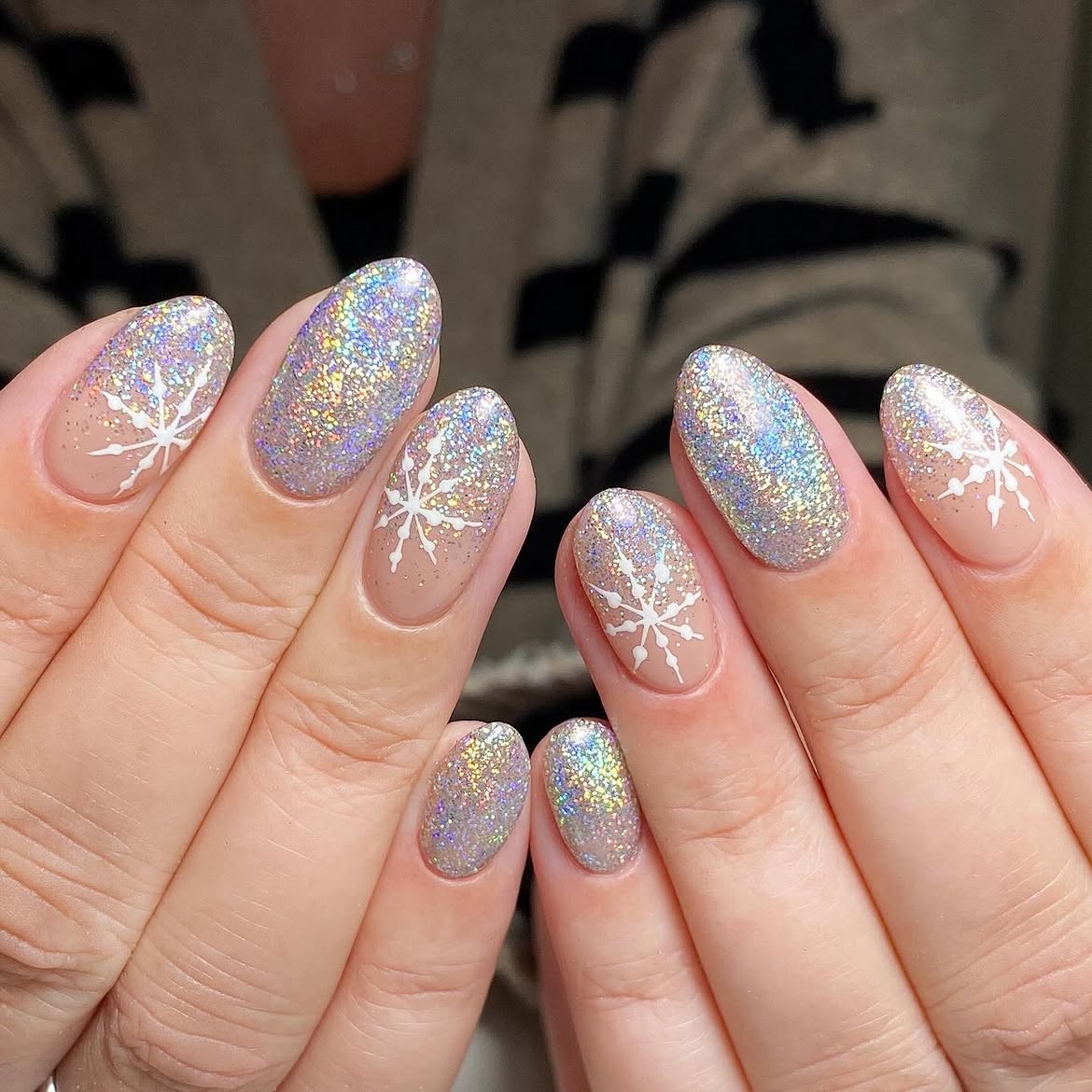 Sparkling Snowflake Ombre Oval Nails