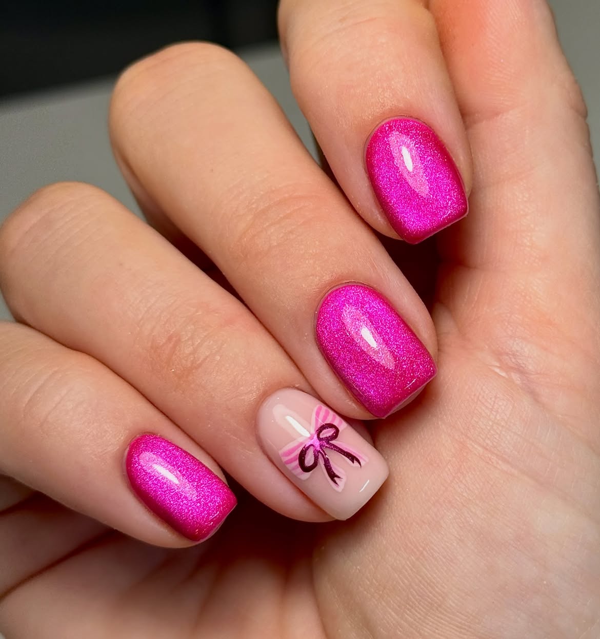 Sparkly Hot Pink & Bow Accent Short Nails