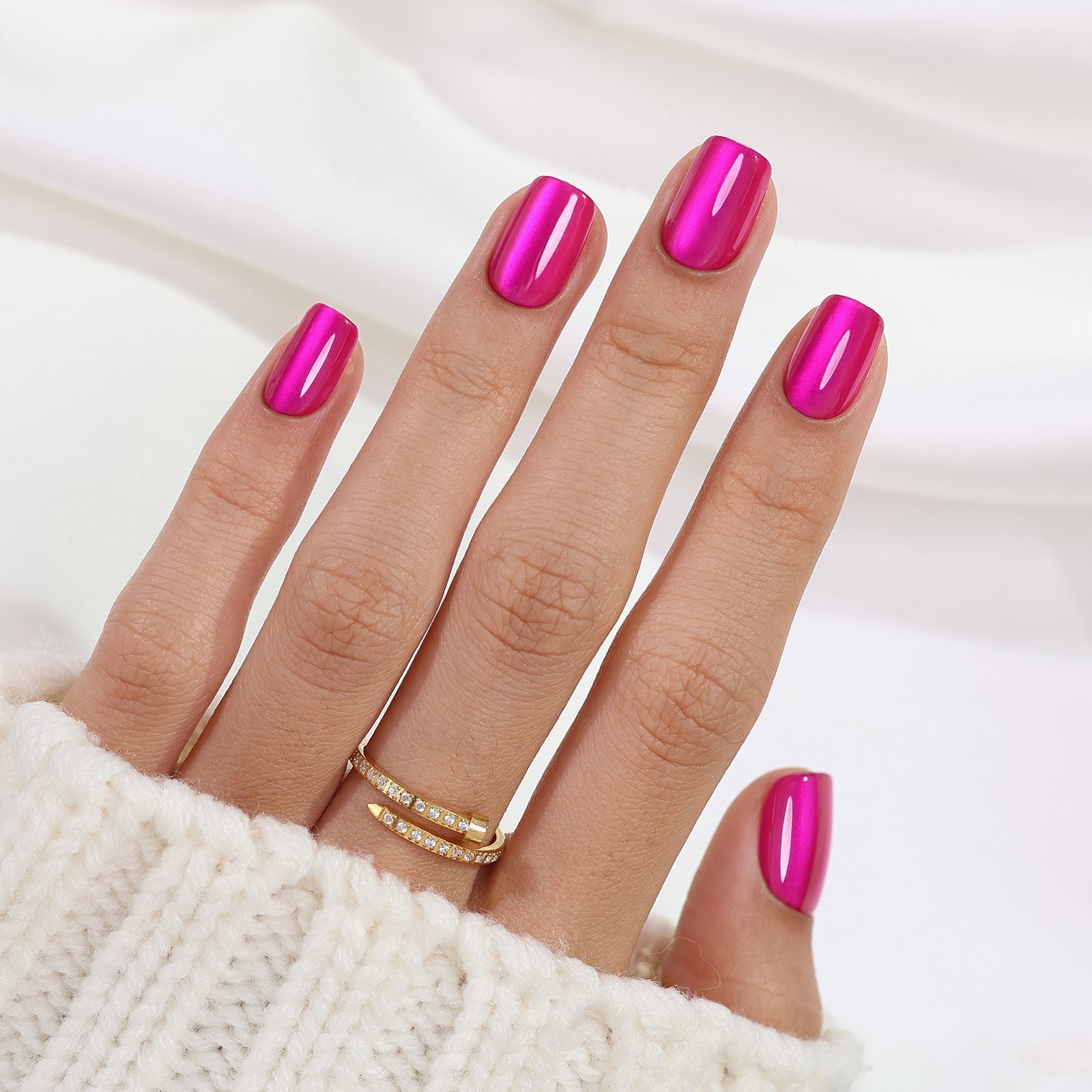 Hot Pink Cat-Eye Effect Square Nails Hot Pink Cat-Eye Effect Square Nails