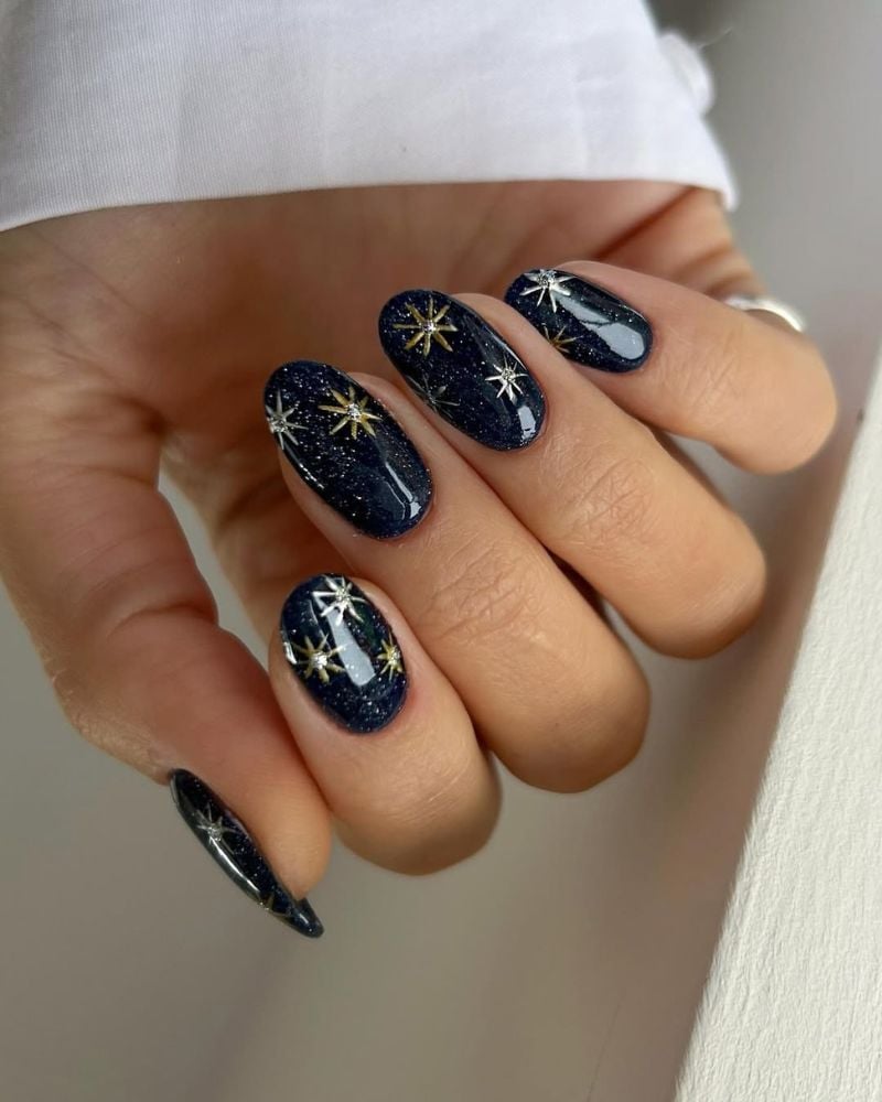 Short Oval Dark Blue with Gold and Silver Stars Short Oval Dark Blue with Gold and Silver Stars — Star Nails