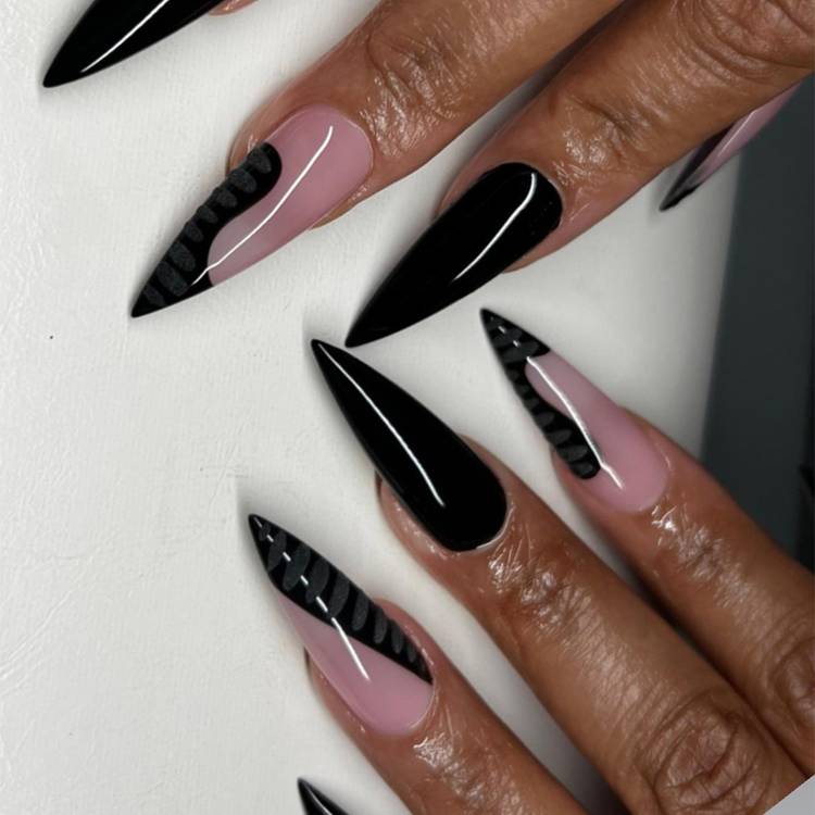 Long Stiletto Graphic Black Stripe Nails Long Stiletto Graphic Black Stripe Nails — Stiletto Nails