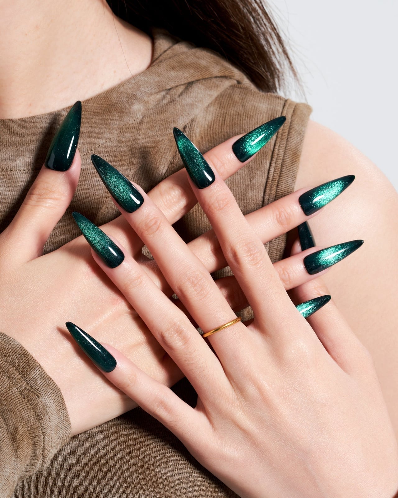 Long Stiletto Dark Green Black Cat-Eye Long Stiletto Dark Green Black Cat-Eye — Stiletto Nails