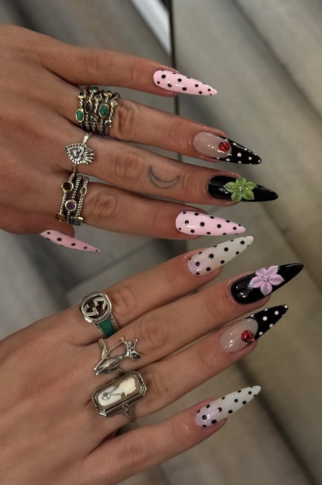 Long Stiletto Polka Dot Ladybug Flower Long Stiletto Polka Dot Ladybug Flower — Stiletto Nails