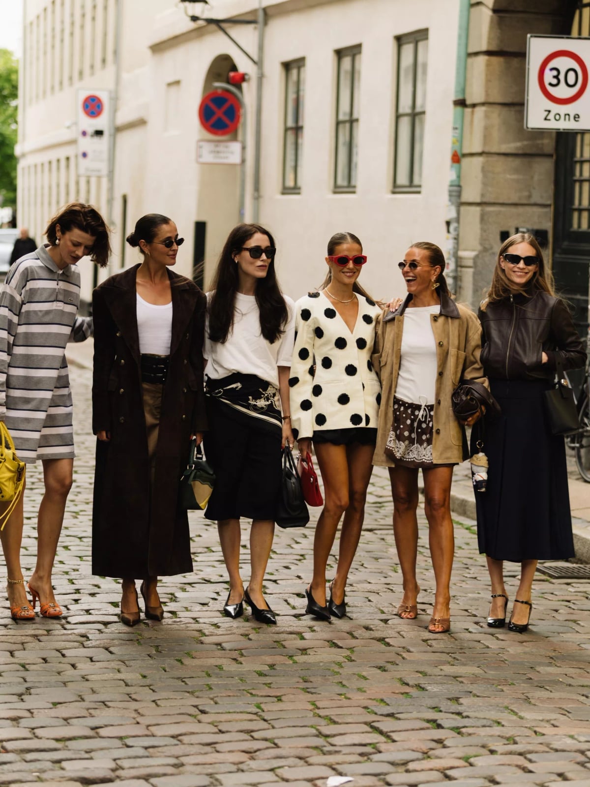 Diverse street style looks with neutral tones Diverse street style looks with neutral tones — Street Style Outfits