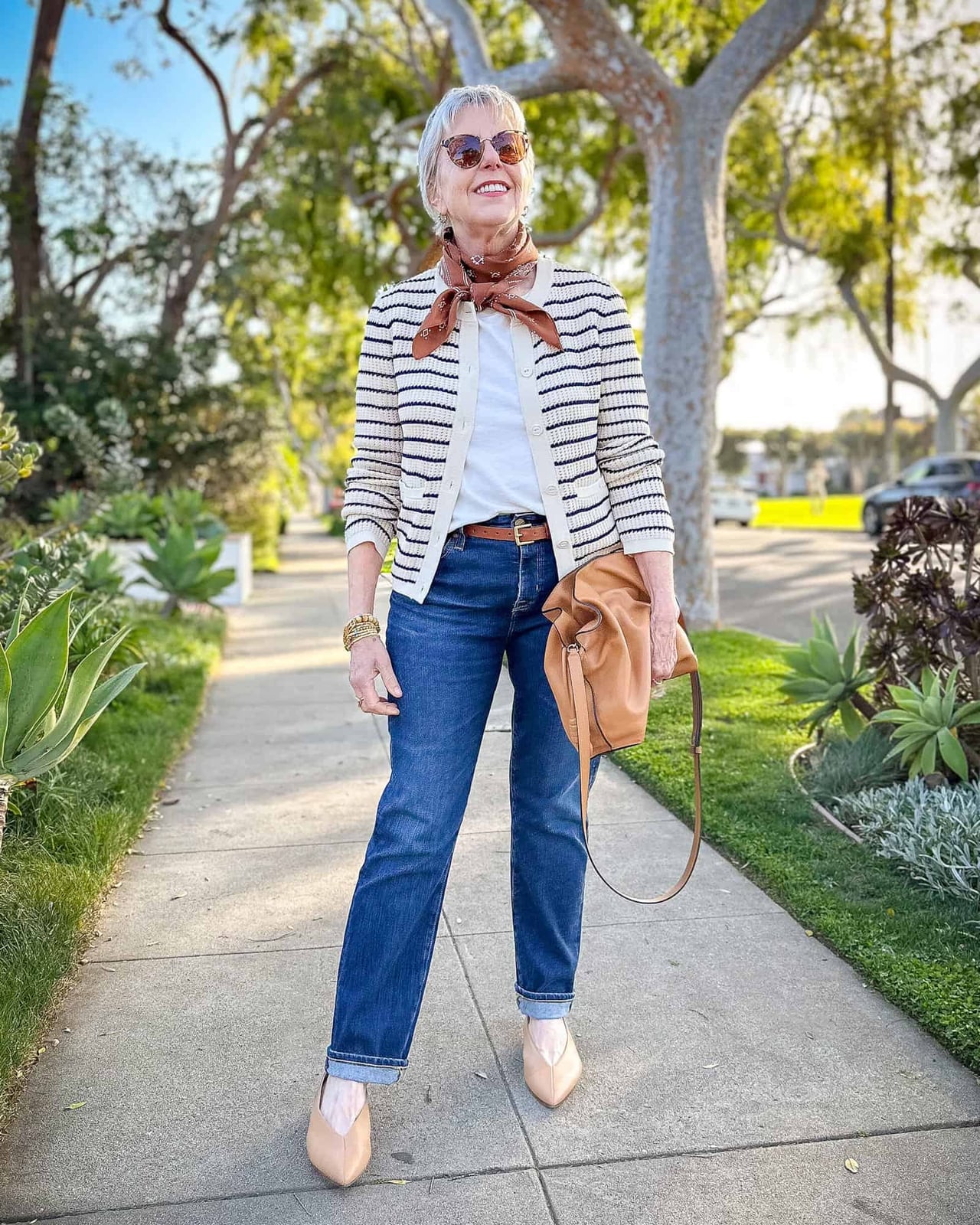 Striped cardigan over white tee with jeans Striped cardigan over white tee with jeans — Striped Top Outfit
