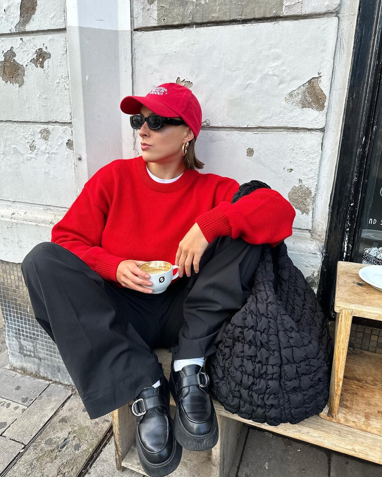 Red crewneck sweater over t-shirt with black wide-leg trousers Red crewneck sweater over t-shirt with black wide-leg trousers — Sweater Outfits for Women