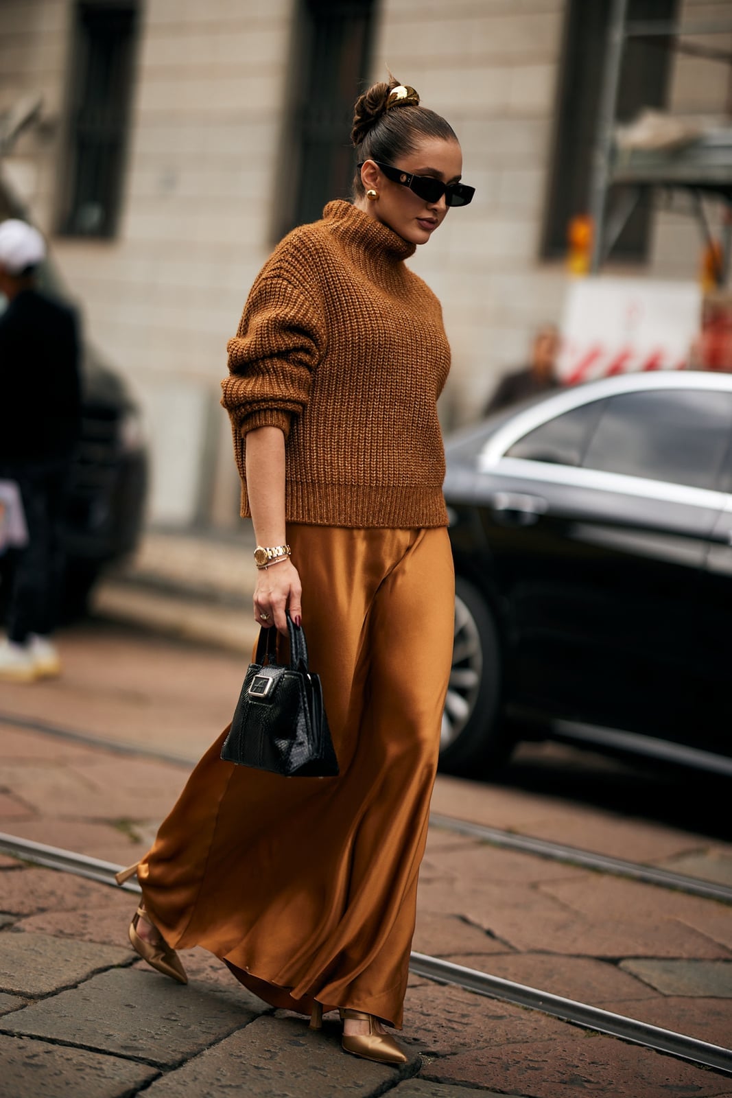 Brown turtleneck sweater with gold satin maxi skirt Brown turtleneck sweater with gold satin maxi skirt — Sweater Outfits for Women