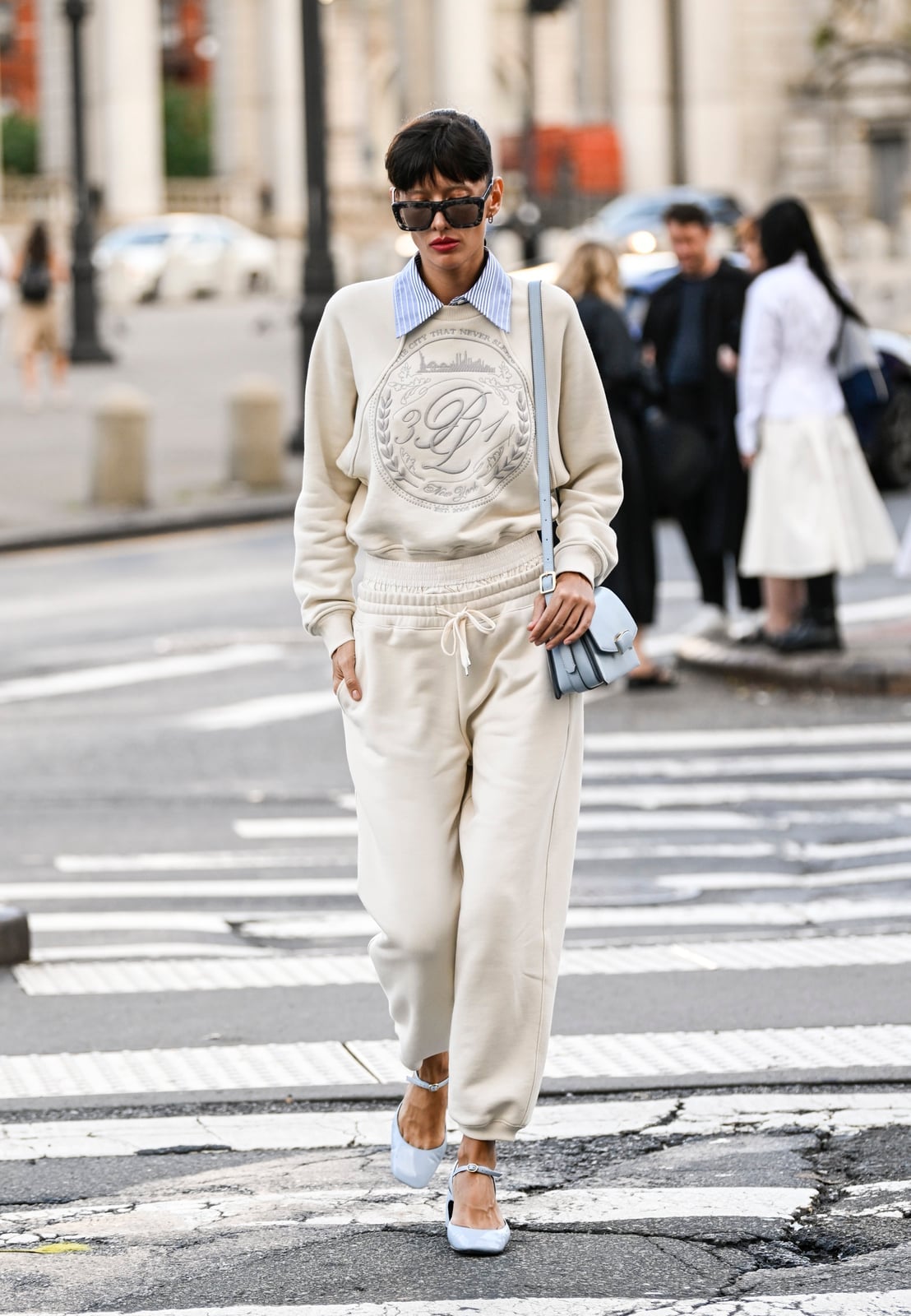 Cream sweatpants set with contrast collar sweatshirt, Close-Up Take Cream sweatpants set with contrast collar sweatshirt, Close-Up Take — Sweatpants Outfits
