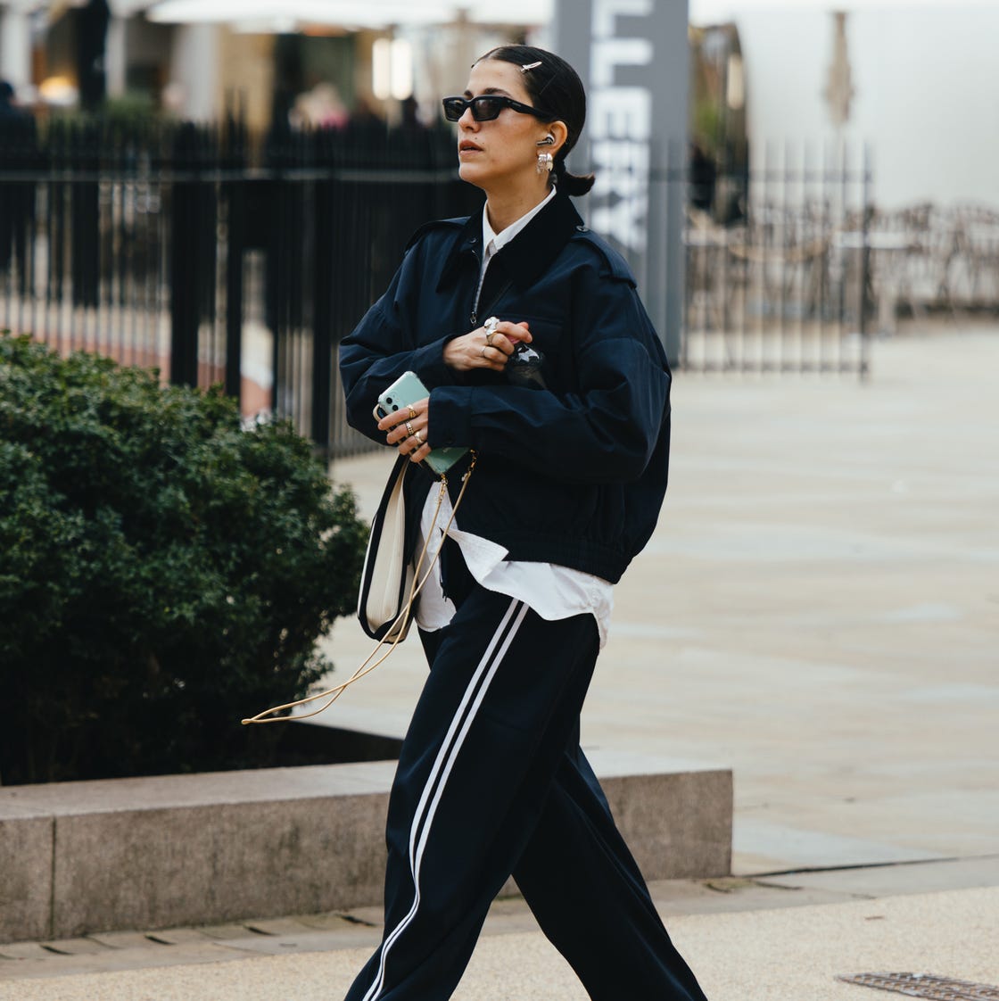 Navy track pants with bomber jacket and boots Navy track pants with bomber jacket and boots — Sweatpants Outfits