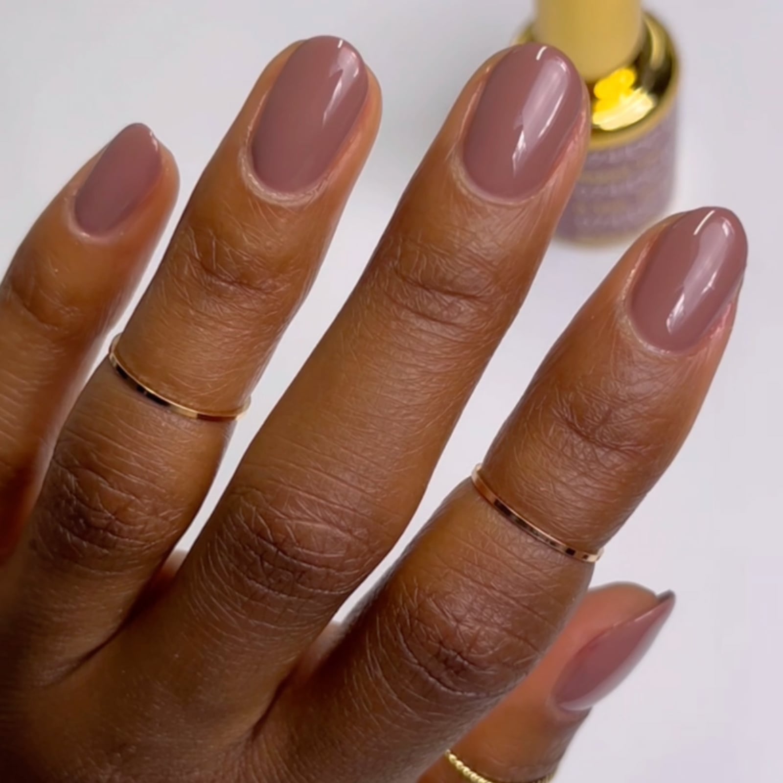 Glossy Mauve-Brown Short Oval Nails Glossy Mauve-Brown Short Oval Nails — Tan Nails