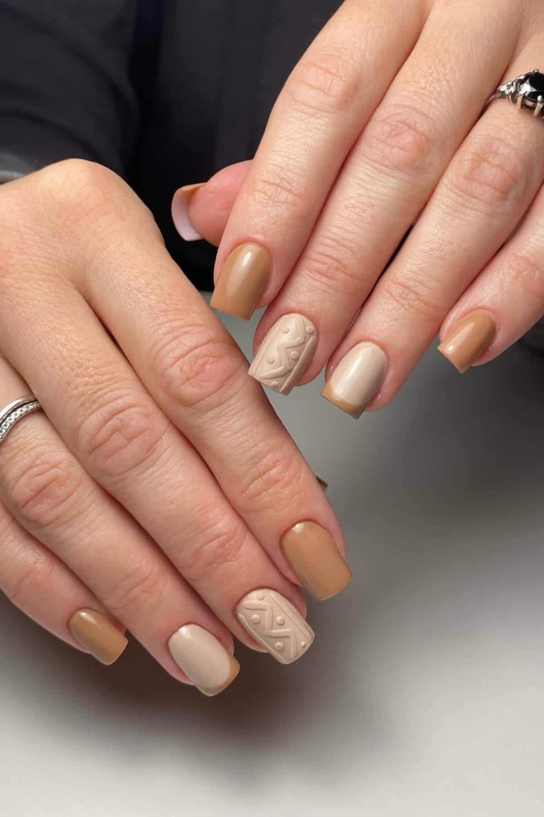 Matte Square Nails with Leaf and Braid Design Matte Square Nails with Leaf and Braid Design — Tan Nails