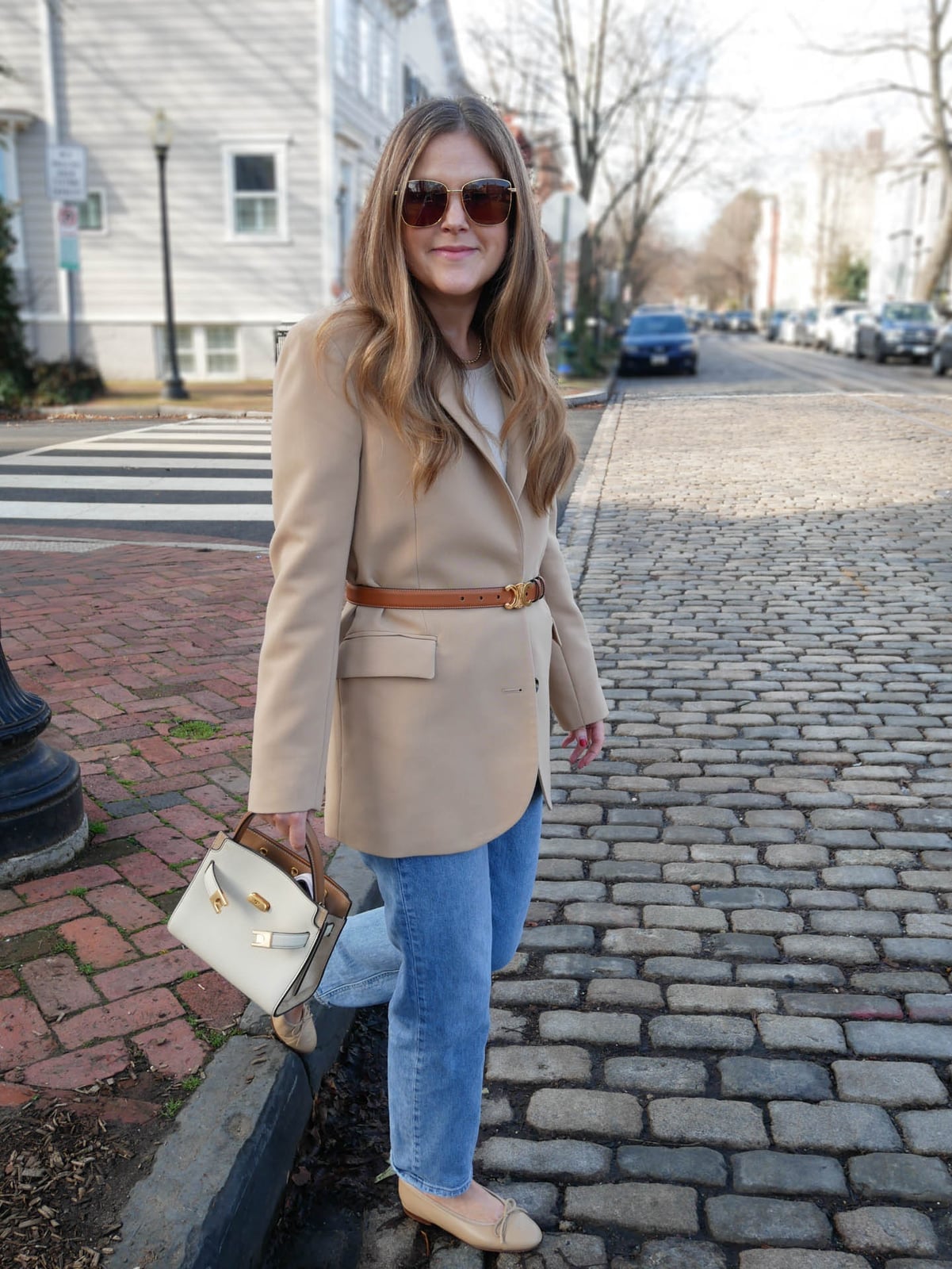 Tan Blazer With Cream Top And Jeans Tan Blazer With Cream Top And Jeans — Tan Outfits