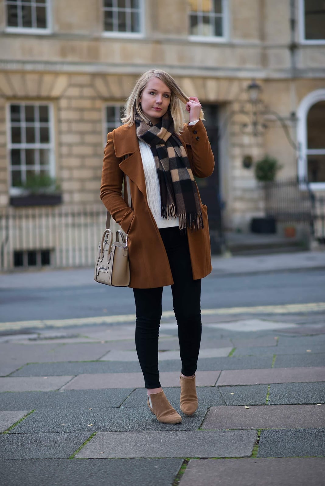 Tan Suede Coat With Cream Sweater And Black Jeans Tan Suede Coat With Cream Sweater And Black Jeans — Tan Outfits