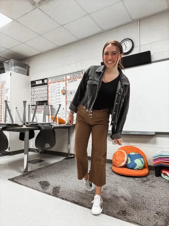 Cropped denim jacket and wide-leg pants for casual work Cropped denim jacket and wide-leg pants for casual work — Teacher Outfits