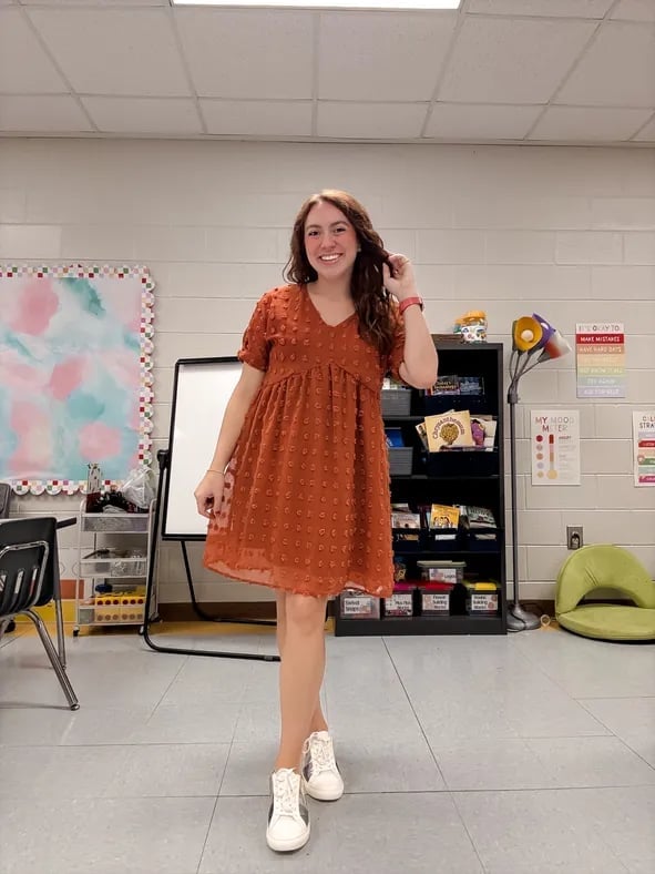 Textured mini dress and sneakers for casual teaching Textured mini dress and sneakers for casual teaching — Teacher Outfits