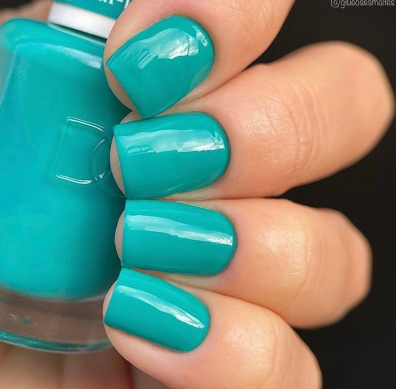 Medium Squoval Gradient Teal Nails Medium Squoval Gradient Teal Nails