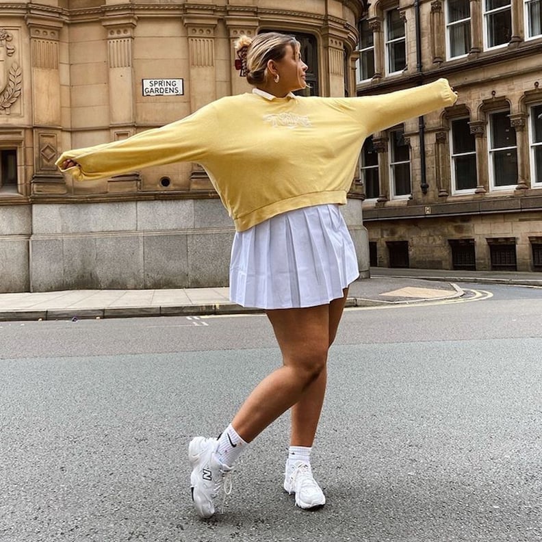 Yellow Oversized Sweatshirt and White Pleated Skirt Yellow Oversized Sweatshirt and White Pleated Skirt — Tennis Outfits