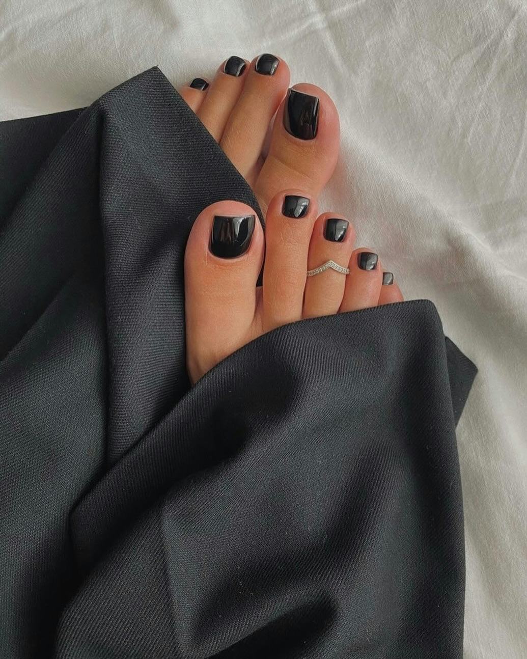 Deep Black Glossy Toenails, Short Square Deep Black Glossy Toenails, Short Square — Toe Nails Colors