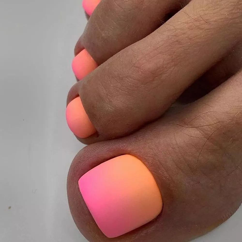 Neon Pink to Orange Ombre Matte Toe Nails Neon Pink to Orange Ombre Matte Toe Nails — Toe Nails Designs
