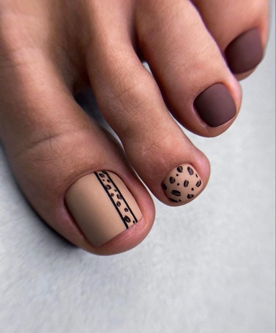 Nude Beige Matte Toenails with Leopard Print Nude Beige Matte Toenails with Leopard Print — Toenail Colors