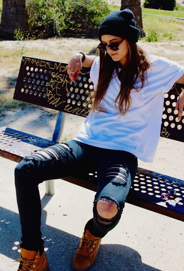 Ripped Skinny Jeans With Brown Lace-Up Boots Ripped Skinny Jeans With Brown Lace-Up Boots — Tomboy Outfits