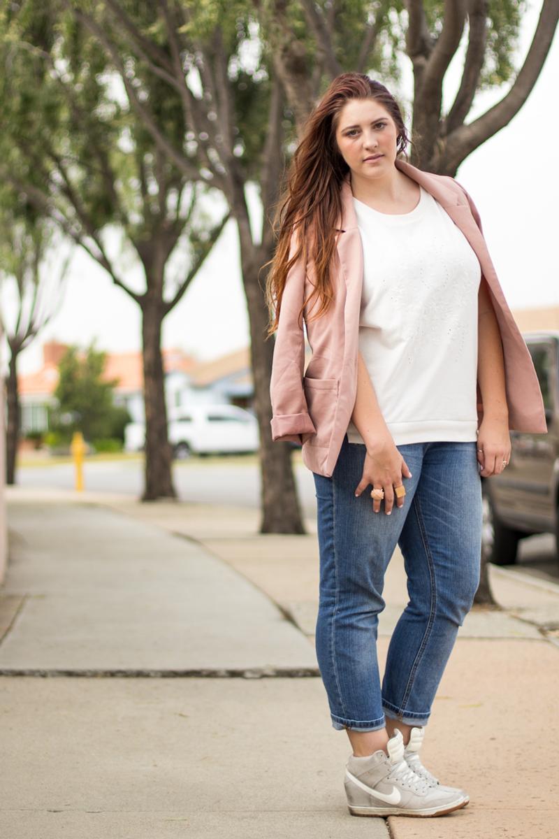 Pink Blazer Draped Over White T-Shirt And Jeans Pink Blazer Draped Over White T-Shirt And Jeans — Tomboy Outfits
