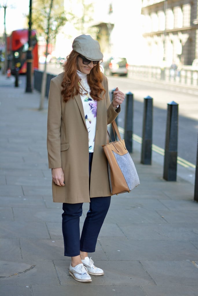 Beige Coat Over Turtleneck With Flat Cap Beige Coat Over Turtleneck With Flat Cap — Tomboy Outfits