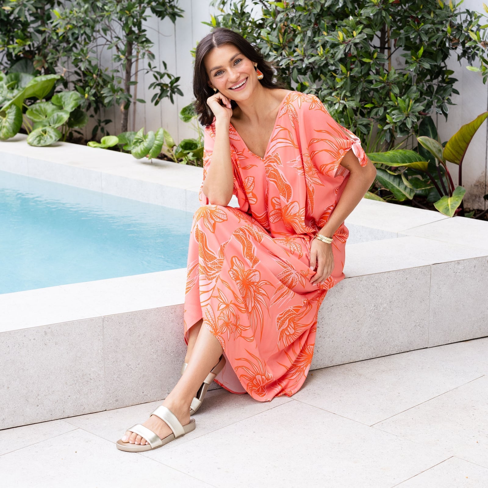 Coral kaftan dress with orange tropical print Coral kaftan dress with orange tropical print — Tropical Outfits