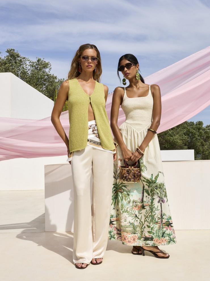 Lime green knit top with satin wide-leg trousers Lime green knit top with satin wide-leg trousers — Tropical Outfits