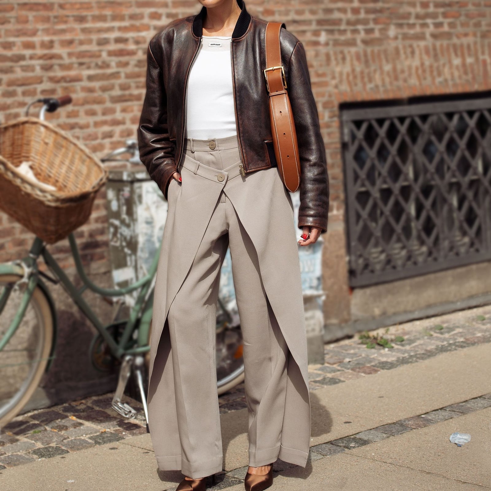 Layered trousers offer unique texture and dimension Layered trousers offer unique texture and dimension — Trouser Outfits