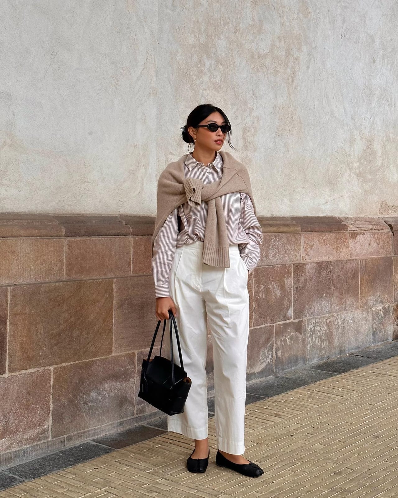 Crisp white trousers create a clean, smart casual base Crisp white trousers create a clean, smart casual base — Trouser Outfits