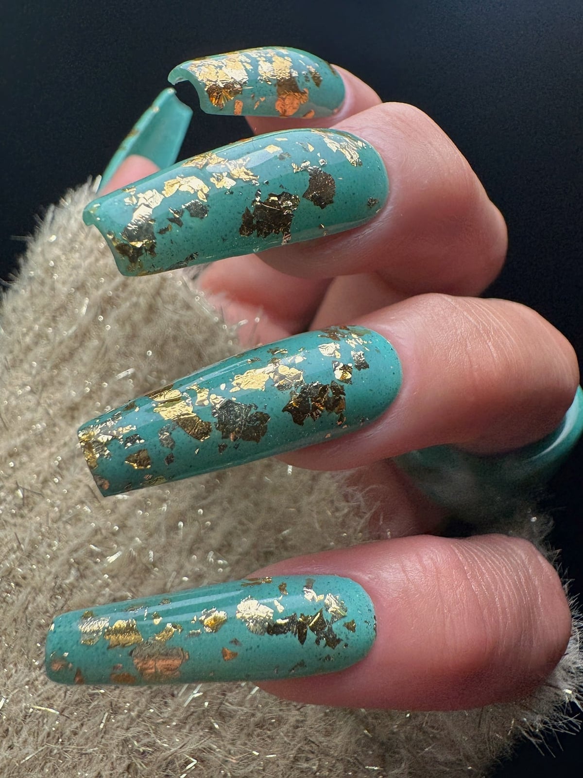 Medium Turquoise Nails with Gold Flakes Medium Turquoise Nails with Gold Flakes