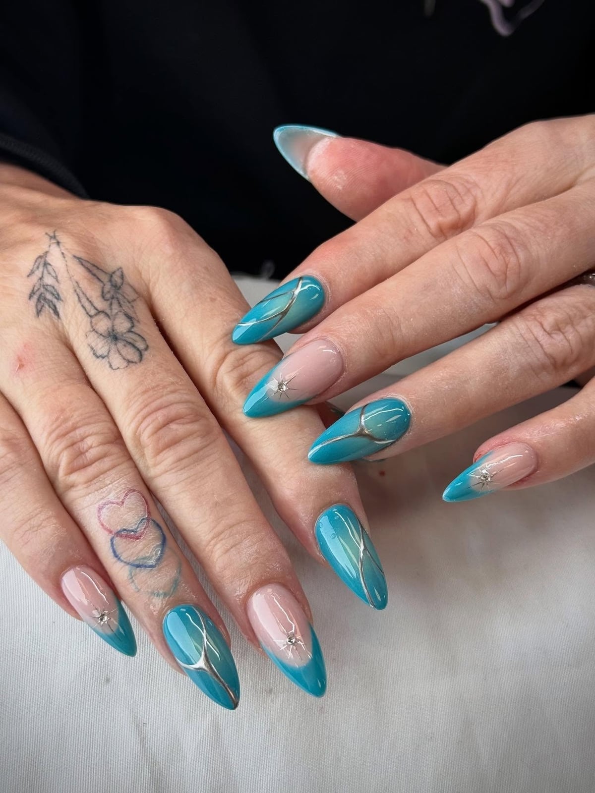 Turquoise and Nude Almond Nails with Gold Lines Turquoise and Nude Almond Nails with Gold Lines — Turquoise Nails