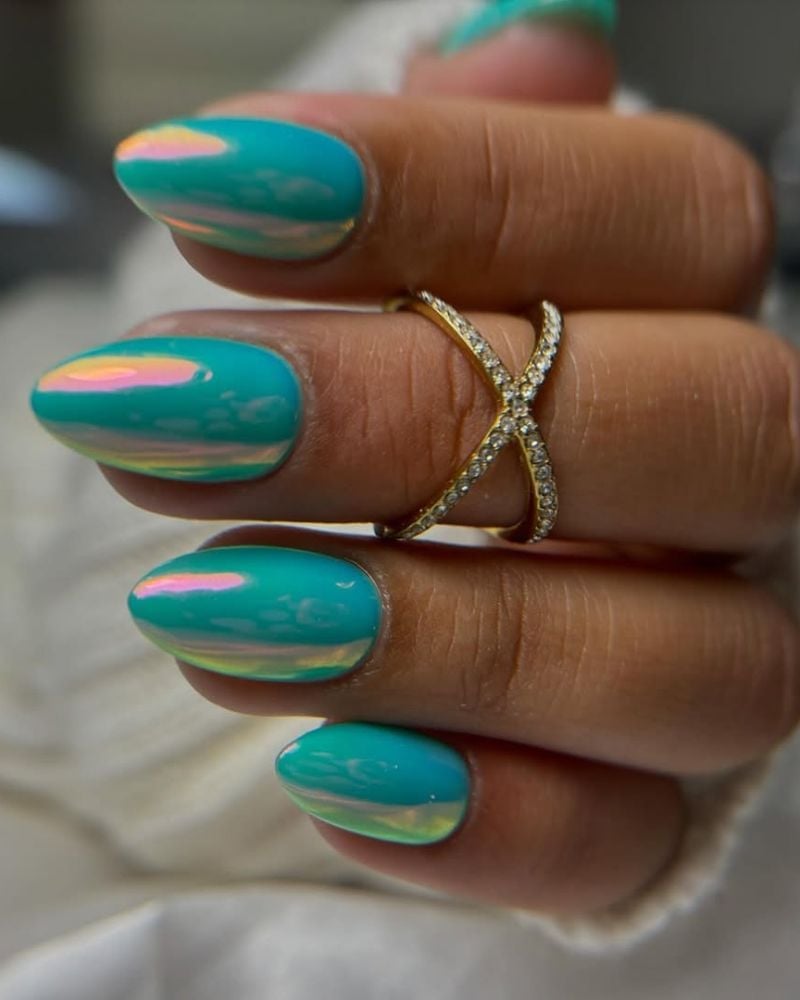 Iridescent Bright Turquoise Medium Oval Nails Iridescent Bright Turquoise Medium Oval Nails — Turquoise Nails