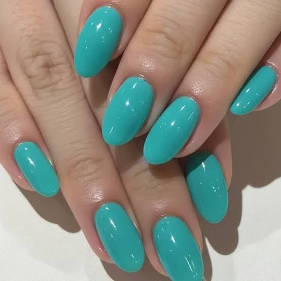Bright Turquoise Glossy Short Oval Nails, Solid Color Bright Turquoise Glossy Short Oval Nails, Solid Color — Turquoise Nails
