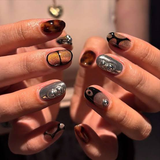 Vibrant Abstract Chrome Long Stiletto Nails Vibrant Abstract Chrome Long Stiletto Nails — Unique Nails
