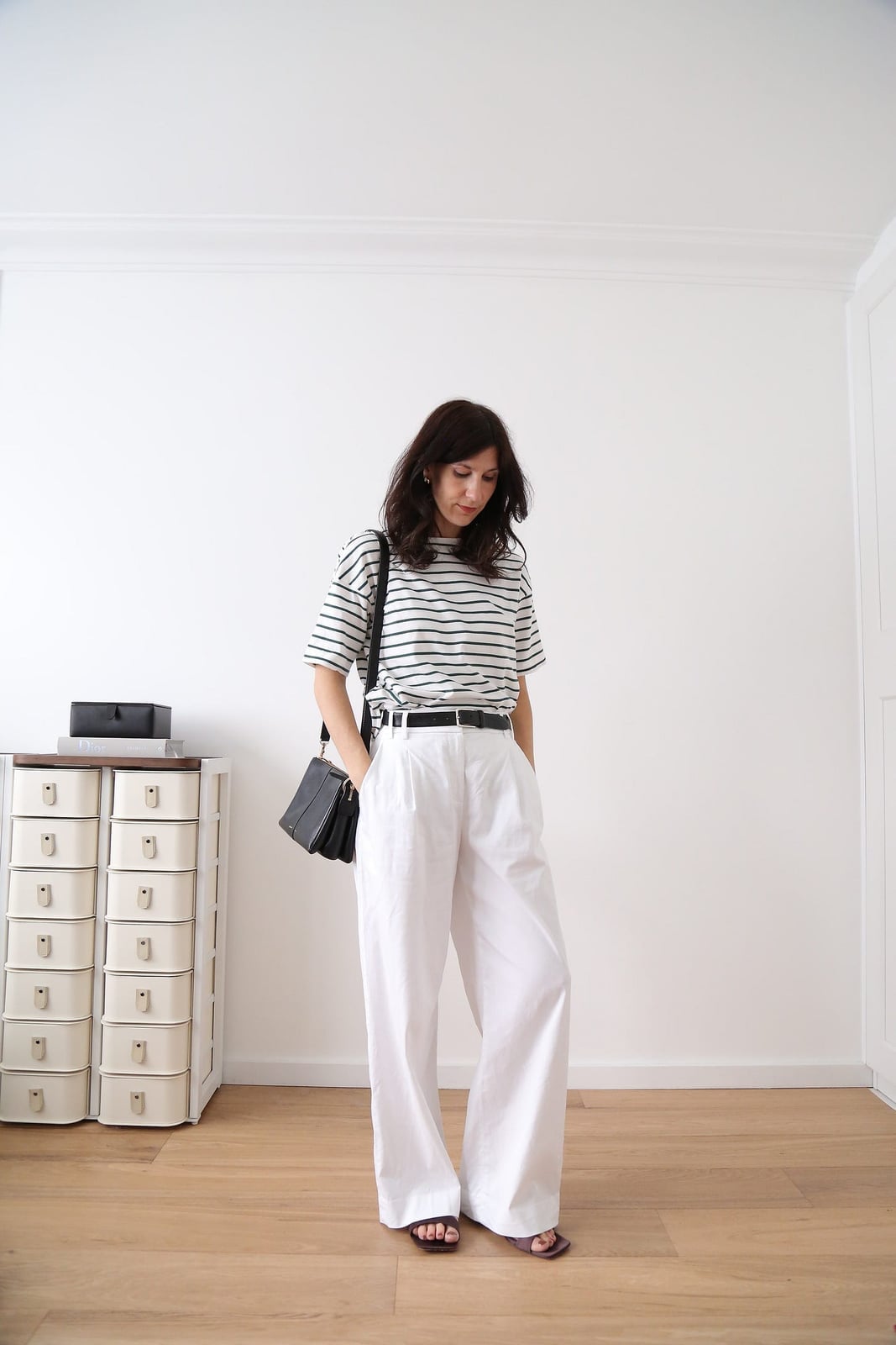 Striped T-shirt with White Linen Wide-Leg Trousers Striped T-shirt with White Linen Wide-Leg Trousers — Unique Outfits