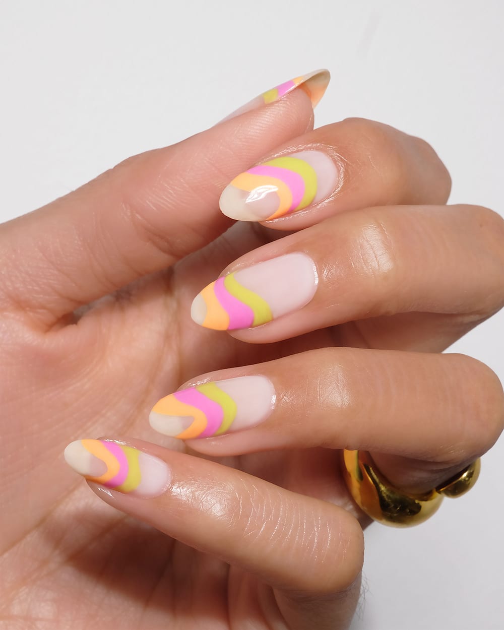 Wavy Line Art Medium Almond Nails Wavy Line Art Medium Almond Nails — Vintage Nails