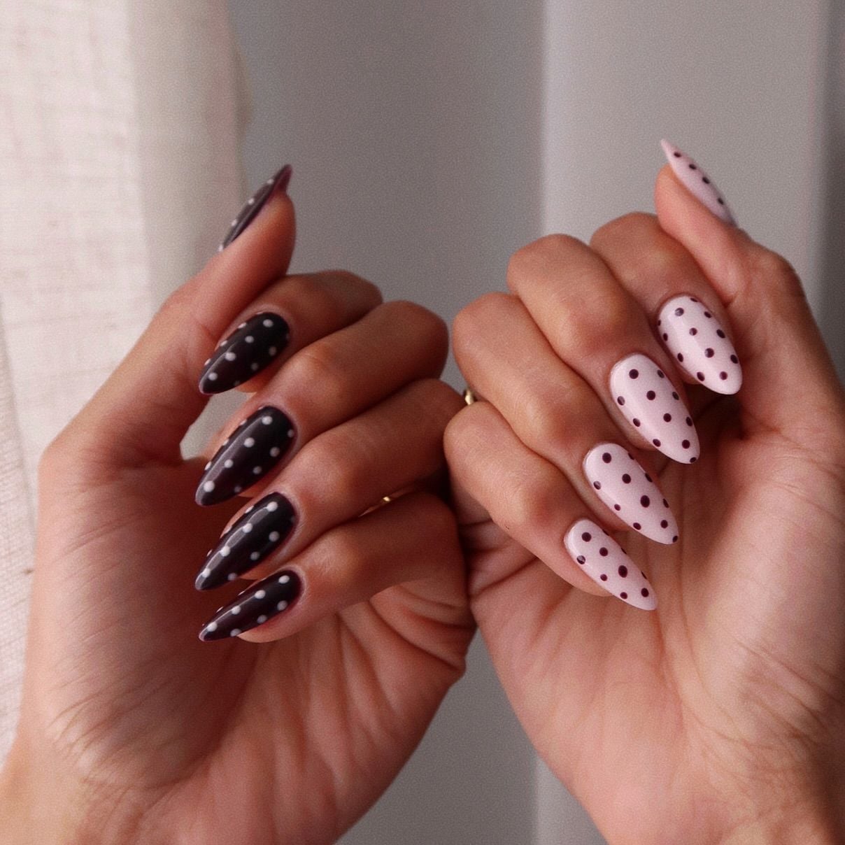 Polka Dot Stiletto Medium Nails Polka Dot Stiletto Medium Nails — Vintage Nails
