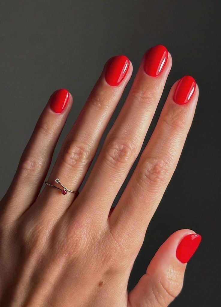 Vibrant Red Short Round Nails Vibrant Red Short Round Nails — Vintage Nails