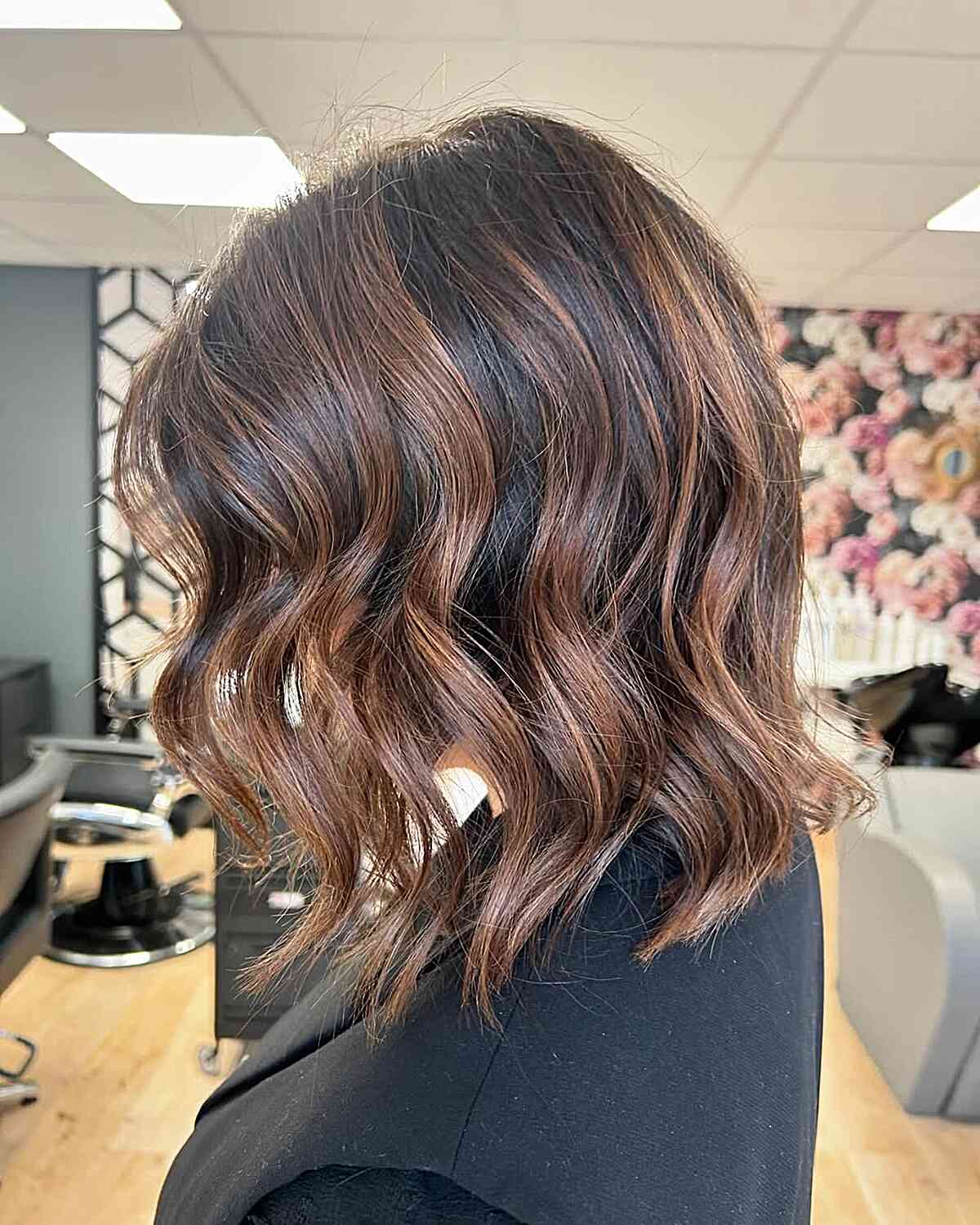 Collarbone Bob With Glossy Finish Collarbone Bob With Glossy Finish — Wavy Hair