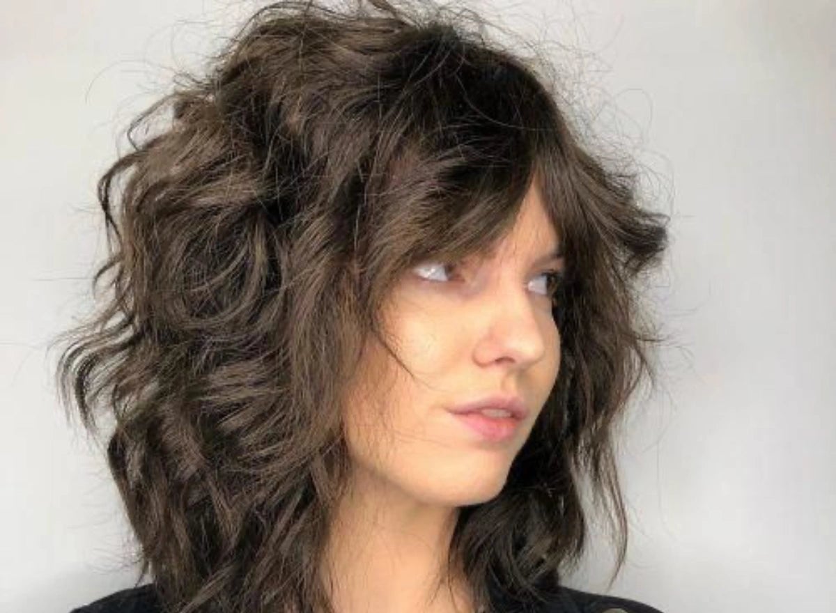 Collarbone Shag With Choppy Layers Collarbone Shag With Choppy Layers — Wavy Hair