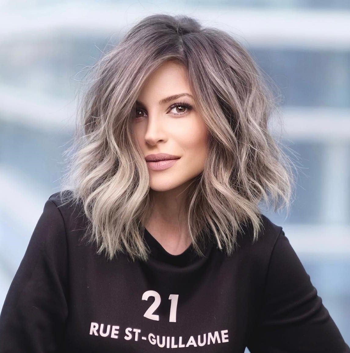 Collarbone Bob With Ash Blonde Highlights Collarbone Bob With Ash Blonde Highlights — Wavy Hair