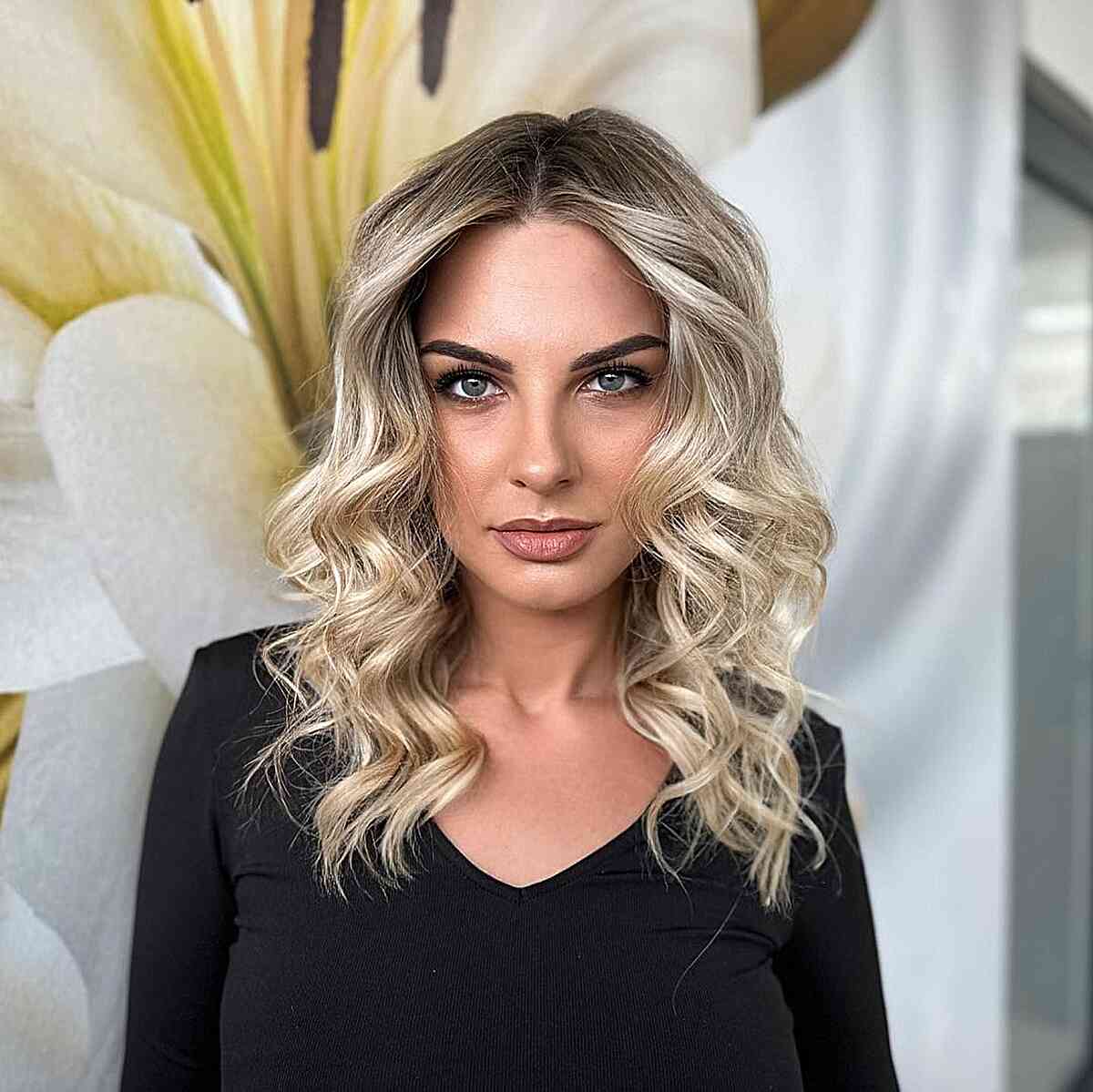 Collarbone Ash Blonde With Root Shadow Collarbone Ash Blonde With Root Shadow — Wavy Hair