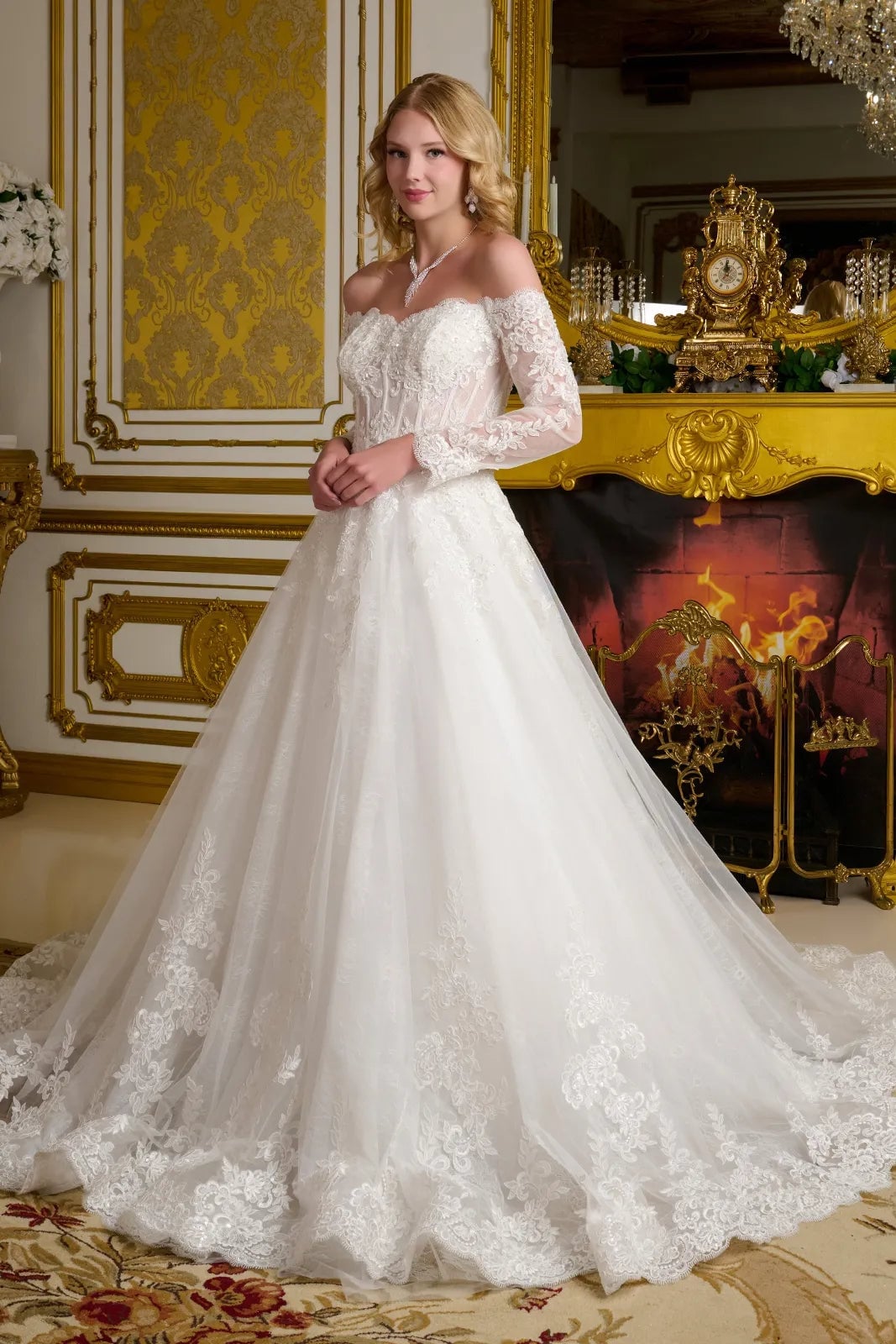 Ivory A-line dress with beaded corset and lace skirt Ivory A-line dress with beaded corset and lace skirt — Wedding Dress