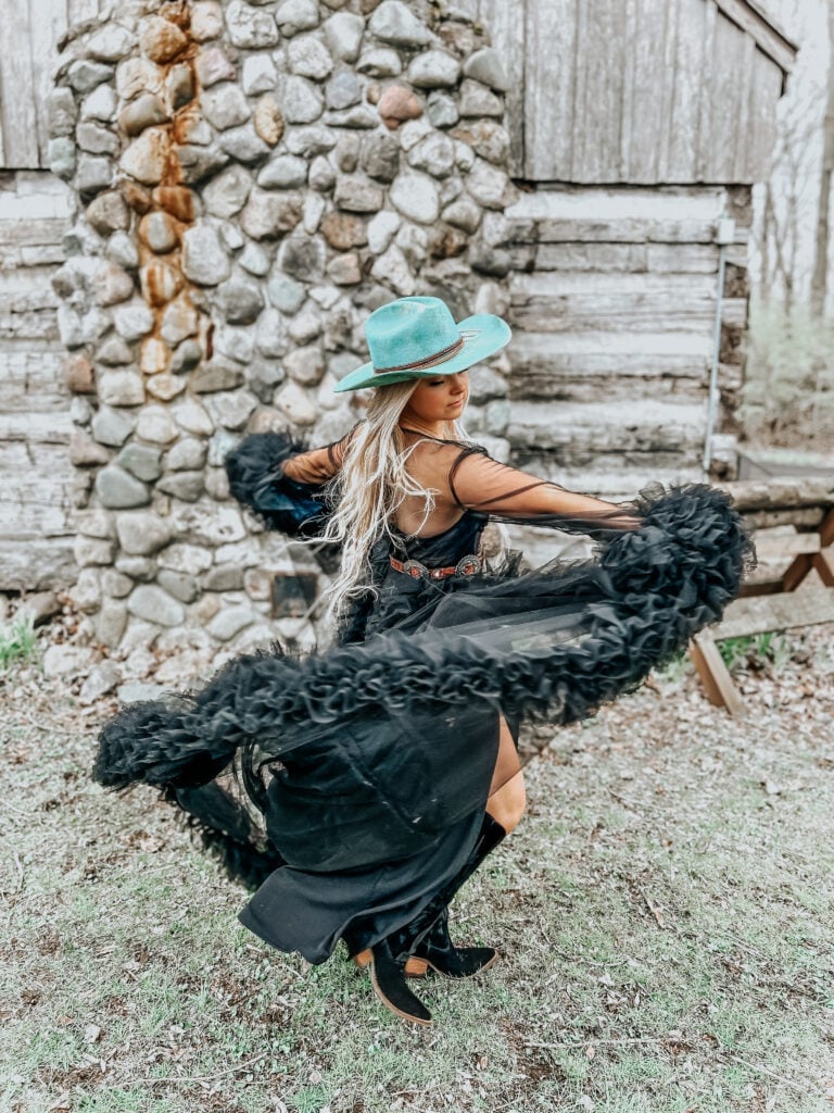 Black sheer ruffled dress with turquoise cowboy hat Black sheer ruffled dress with turquoise cowboy hat — Western Style