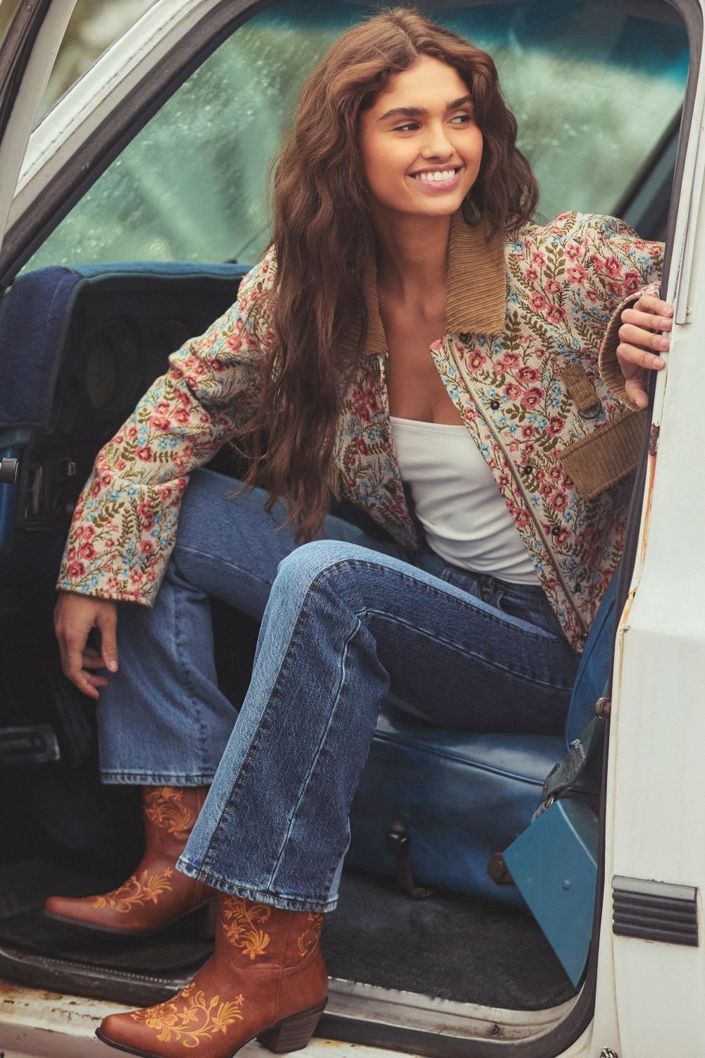 Floral quilted jacket with white tank and blue jeans Floral quilted jacket with white tank and blue jeans — Western Style