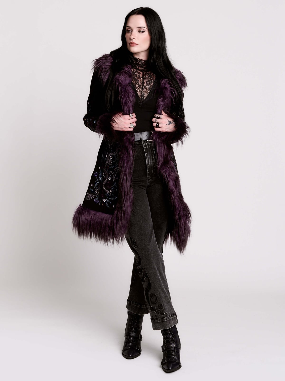 Velvet Coat with Faux Fur Trim and Lace Top Velvet Coat with Faux Fur Trim and Lace Top — Whimsigoth Outfits